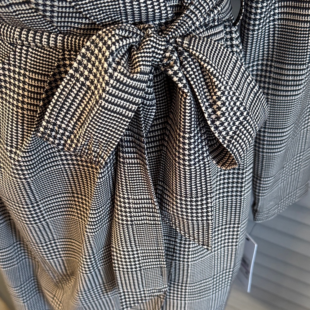 Calvin Klein Black and cream Herringbone pattern Wrap Dress~very classy! - Picture 4 of 13